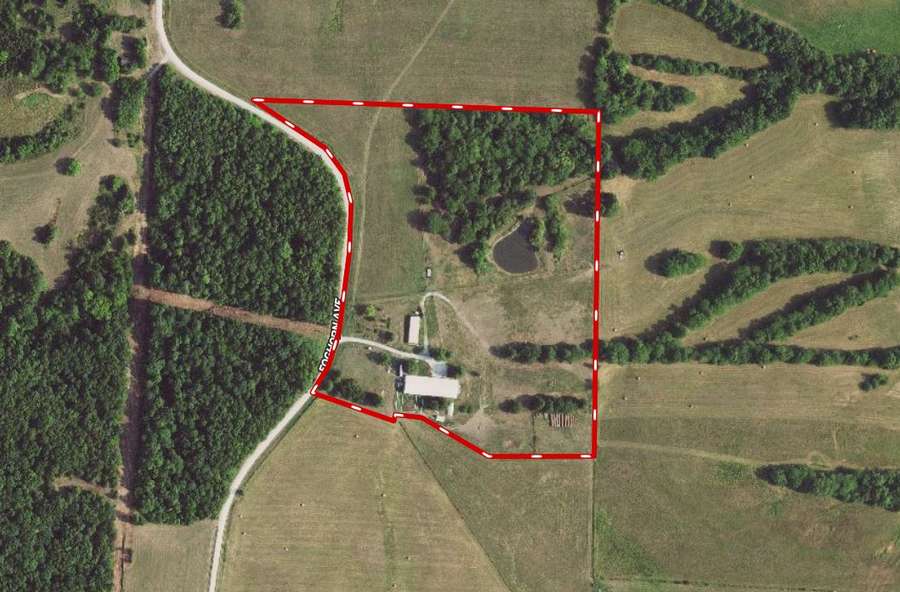 16-Acre Farm w/Home, Shop, & Cattle Facilities in Macon County